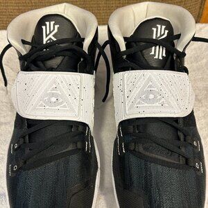 Men's Nike Basketball shoe